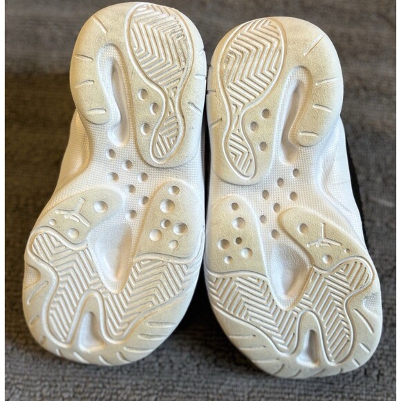 Nike Air Jordan 11 CMFT Sneaker Kids Size 8C Black Red Low CZ0906-005 - Picture 6 of 7